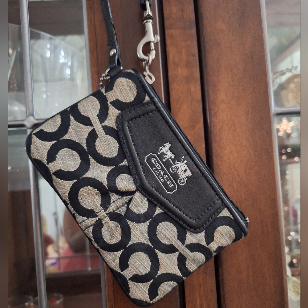 COACH Black and Tan Wristlet, 6in x 4in, GUC